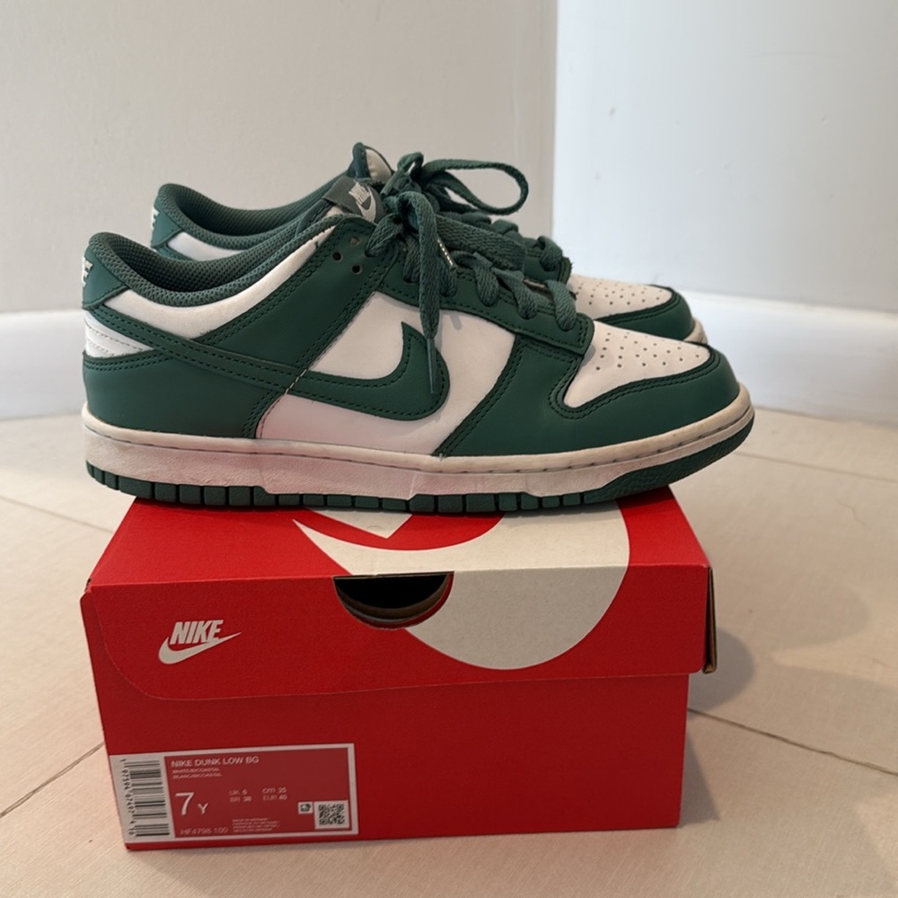 Nike Dunk Low Youth/Big Kids size 7